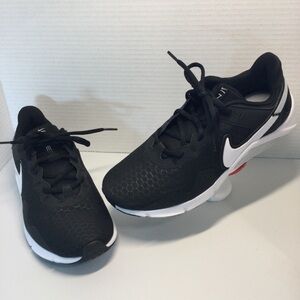 Nike Legend Essential 2